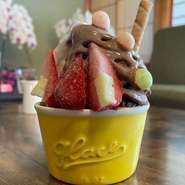 北海道産ミルクジェラートと北海道産プレミアムソフトクリームを贅沢に2種盛。アイス好きにはたまらない2つの味、食感を楽しめる。