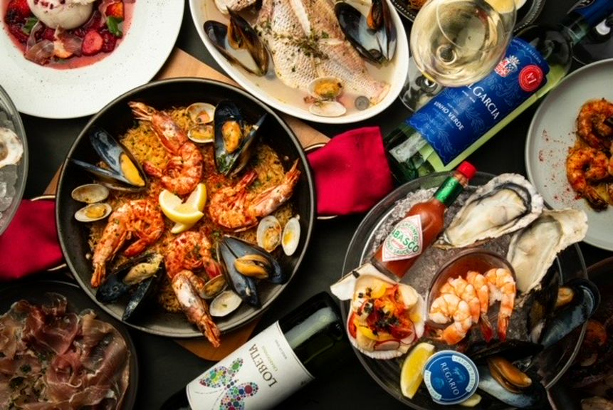 こだわりのお酒とおいしい海の幸に舌鼓！仲間と集う楽しい時間