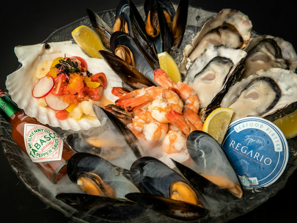 海の幸を豪快に楽しむ『シーフードプラッター』