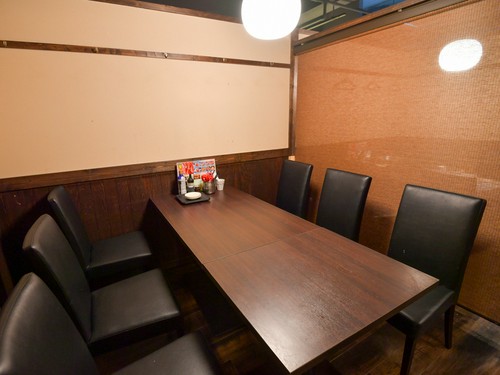 テーブル席イメージ