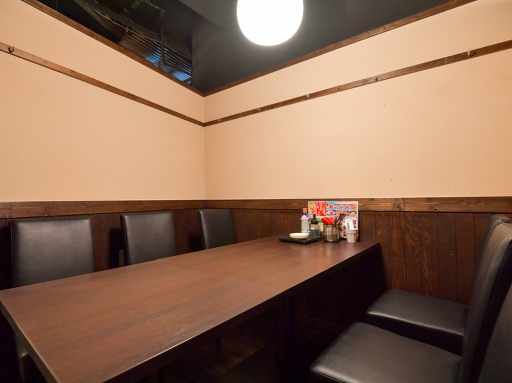 最大6名まで利用可能な個室も完備