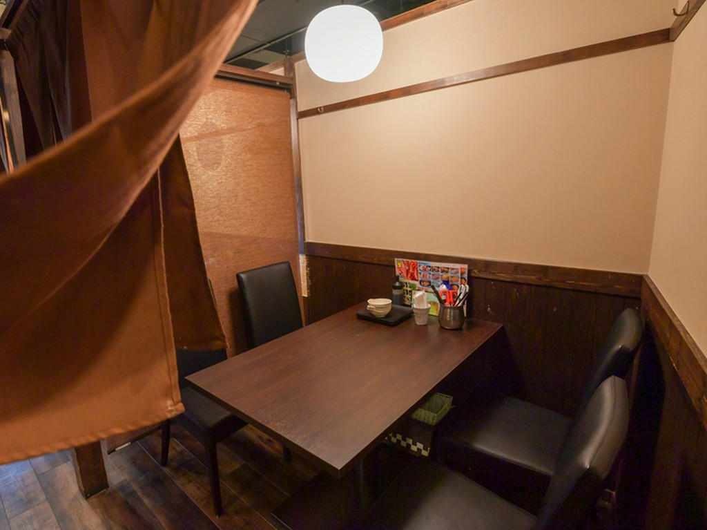 のびのび快適に蟹を楽しめる空間