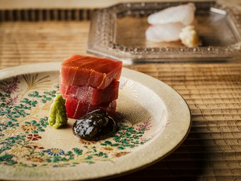 鮪と白身の2種類が提供される『お造り』