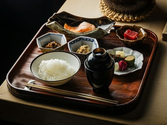 メインディッシュとして提供される『ご飯』のセット