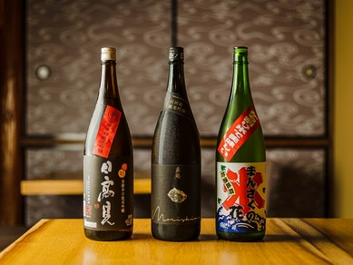 日本酒に秀でたスタッフが選んだ日本酒各種。ラインナップも充実