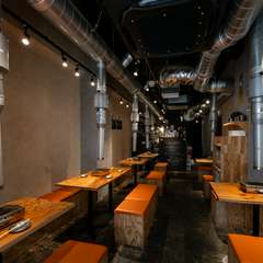 リラックスして焼肉を楽しめる空間。子ども連れの利用も可