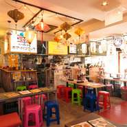 小皿料理を中心に韓国料理やタイ料理など、女性に人気のメニューが豊富。料理のおいしさはもちろん、雰囲気やサービスも女子会にとって重要なポイントです。友人と笑顔溢れる時間を過ごすため、事前予約を忘れずに。