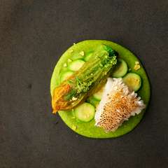 鱗まで食せる甘鯛と、若いズッキーニを合わせた『新湊産甘鯛の備長炭焼き 花ズッキーニのファルシー』