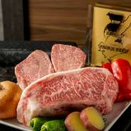 接待やプロポーズ、記念日といった特別な日の会食にふさわしいプレミアムなプランです。淡路ビーフや活きオマール海老・活き鮑など贅をつくした美味が満載。お肉のボリュームも通常のコースに比べてアップします。