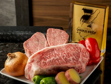 贅沢な食材をふんだんに用いたスペシャルコース『HISUIコース』