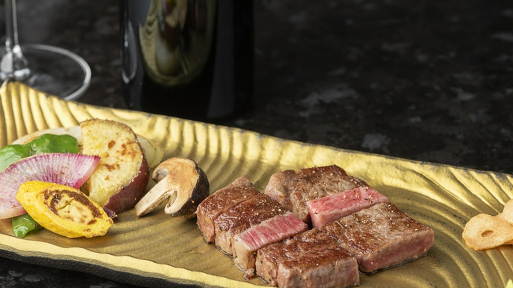 贅沢な旨みを存分に楽しむ全10品の『HISUIコース』