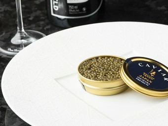 特別な会食にふさわしい、高級感漂う鉄板焼店