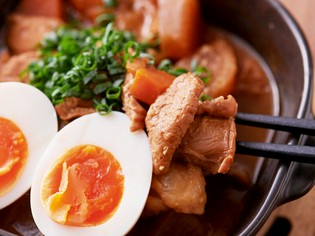 三種の味噌を使い、奥深さを知る『特製濃厚　味噌もつ煮込み 』