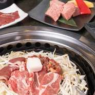 ラム肉は赤身でありながらも柔らかく、独特の風味が楽しめます。さらに、低脂肪で栄養価も高いと言われていることもあり女性人気の高い食材。そのため、ラム肉を使った『ジンギスカン』は女子会にぴったり。