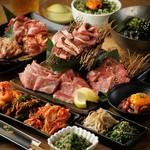 当店自慢のお肉をぜひ一度、ご賞味ください！北海道直送の「ジンギスカン（カタロース）」から人気の「極上厚タン塩」や「名物極上ホルモン塩」などお肉の種類も豊富にご用意致しております。