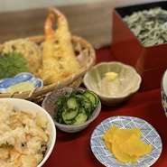 よもぎうどん　彩風御膳