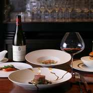 料理はすべて月替わりとなります。季節やその日の食材の仕入れ状況、オススメの食材で変わります。