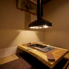 少人数でも隣席を気にせず食事を楽しむプライベート空間