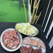 札幌の名店 肉の浅鞍の焼肉（ラム200g、牛サガリ100g、豚上ガツ100g)のセットです。焼き野菜は付きません。