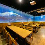 浅草の観光を楽しんだ後、【浅草食堂 元松】でゆったりと過ごしてみませんか。プロジェクター完備のちょっとオシャレな空間はデートにも最適。二人の特別な時間をさらに盛り上げます。 