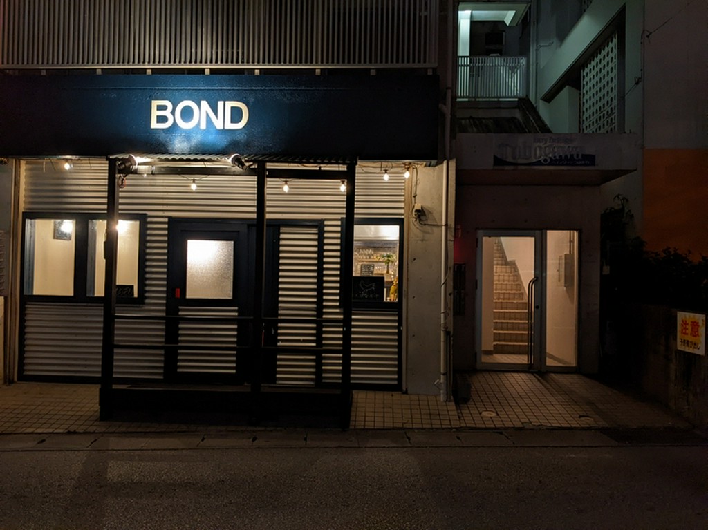 従来の焼き鳥店のイメージを覆すスタイリッシュな焼き鳥店