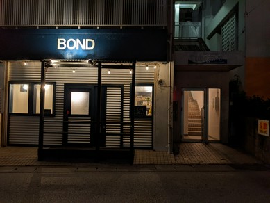 従来の焼き鳥店のイメージを覆すスタイリッシュな焼き鳥店