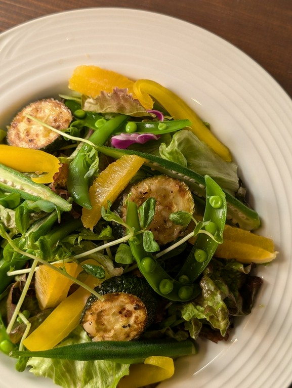 その日の、美味しいお野菜を自家製フレンチドレッシングで