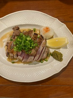 上質素材だからこそ叶う一品『鹿児島産種鶏のタタキ』