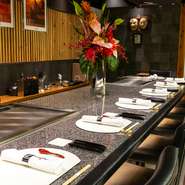 大切なパートナーとの結婚記念日はもちろん、家族旅行や就職・結婚祝いといった、家族にとっての大切な一日にも利用できるお店。日頃の感謝と労いに、最高の食とサービスを届けたい、そんな想いに応えてくれます。