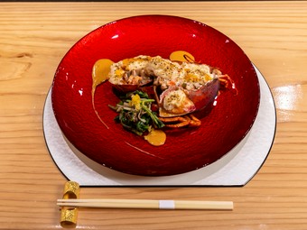 こだわりは「宮崎牛」のみならず『生簀から取り出される活きた食材たち』