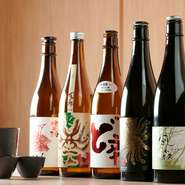 季節や地域によって、多彩なバリエーションが広がる日本酒。料理と合わせながら、ゆっくりと飲み進めることで、一杯から生まれる深い感動と至福のひとときを楽しめます。