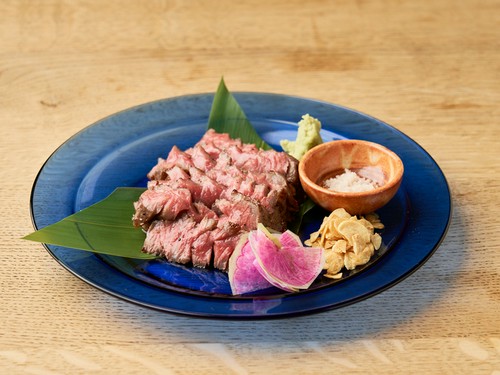 日本三大和牛「近江牛」のステーキ