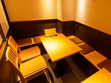 周りを気にせず楽しめる半個室あり