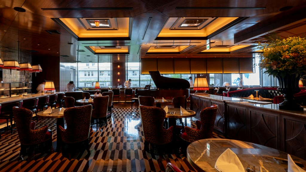 ゴールドがキーカラー。洗練された空間で心ゆくまでくつろぐ