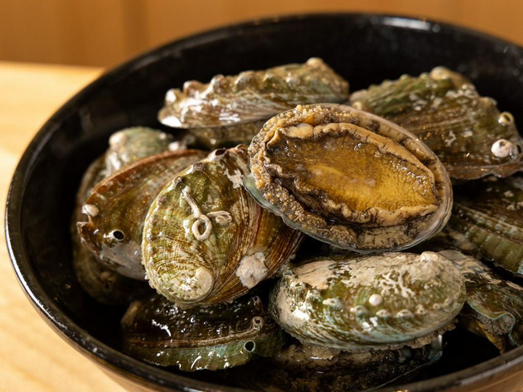 流行りに流されず、産地にこだわらず、料理人の目利きで選ぶ