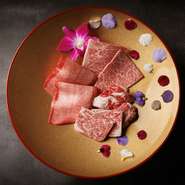 伝統と革新が織りなす、焼肉の魅力