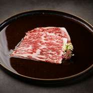 幾重にも広がるくちどけ感を堪能できる『名物　ミルフィーユロース』