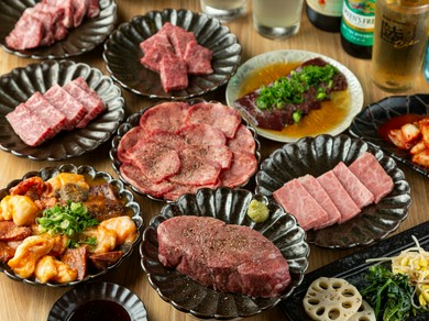 『《ご飯食べ放題》三大名物や黒毛和牛A5ランクのお肉を贅沢に堪能できる7,000円コース』