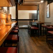 おいしいものを食べながら時には静かに見つめあうだけでもいい。カップルにもオススメの店でもあります。
