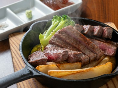 土佐あかうしトモ三角ステーキ
