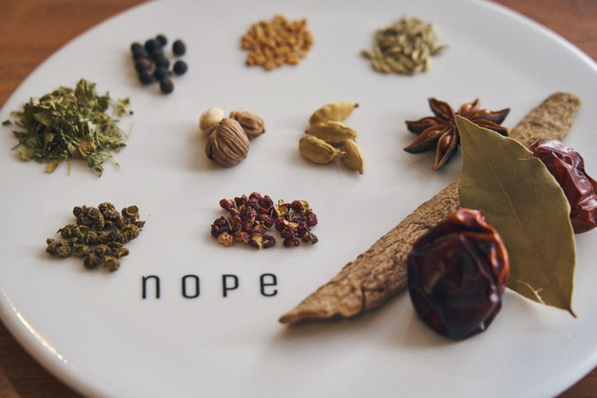 調理に使うスパイスは約30種類