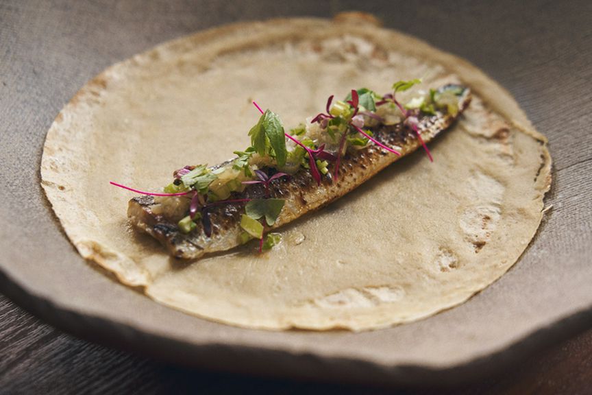 『銚子の鰯 葱生姜のタレで、巻いて』