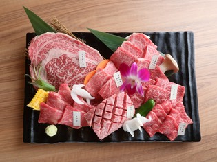 今日味わいたいお肉をセレクト『黒毛和牛おまかせ七つ星盛』