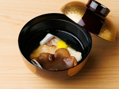 甘鯛と旬のきのこのお椀