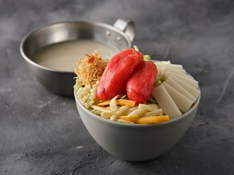 生明太子を使用。明太子＋チーズ＋もち、相性抜群のもんじゃ焼『生明太子もちチーズ』