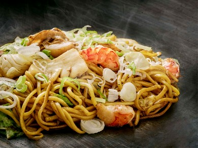 人気魚介類がたっぷりと味わえる『なまらシーフード塩 』