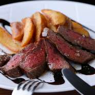 落ち着いた空間とオシャレな料理が、特別なデートを演出。ワインやシェリーを片手に、会話を弾ませてみませんか。二人だけの時間をゆったりと楽しむ、大人の銀座・新橋デートに最適な一軒です。