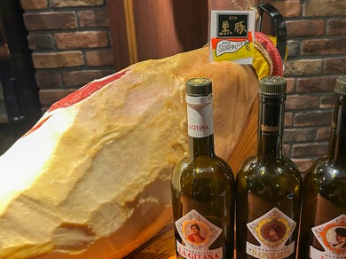 無添加・素材にこだわった生ハムを原木切り出しでお届け『埼玉坂戸 尾島さんの作った生ハム』