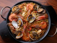 定番パエリア・土鍋炊き込みご飯。シェアも楽しい『米料理』