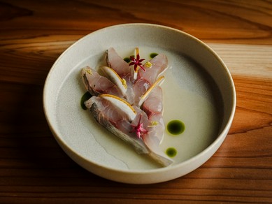 キャンドルやメッセージカードをお付けいたします。